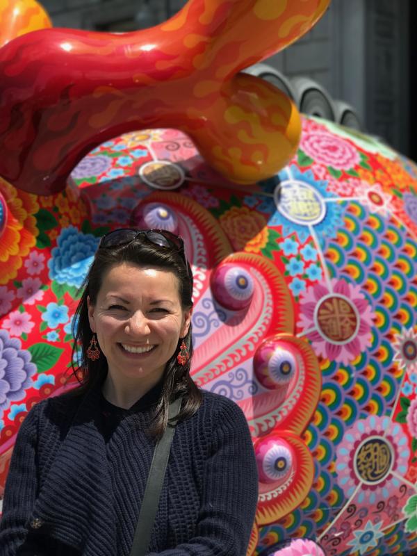 Christina in front of a Hung Yi sculpture at the Asian Art Museum  